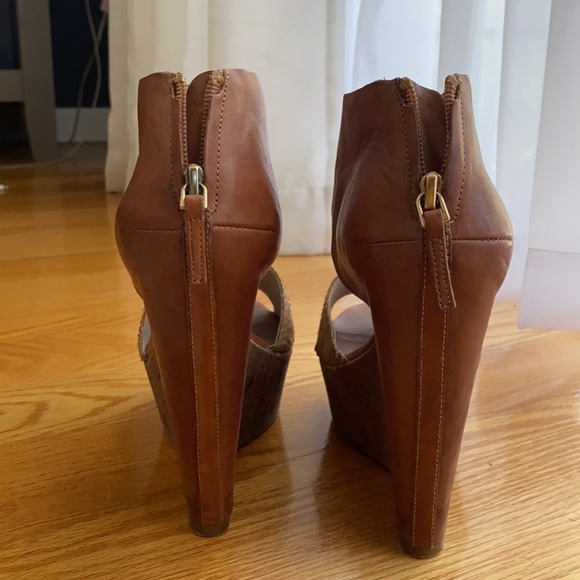 Steven by Steve Madden leather and faux snake skin open toe wedges. Size 7 - Picture 3 of 4